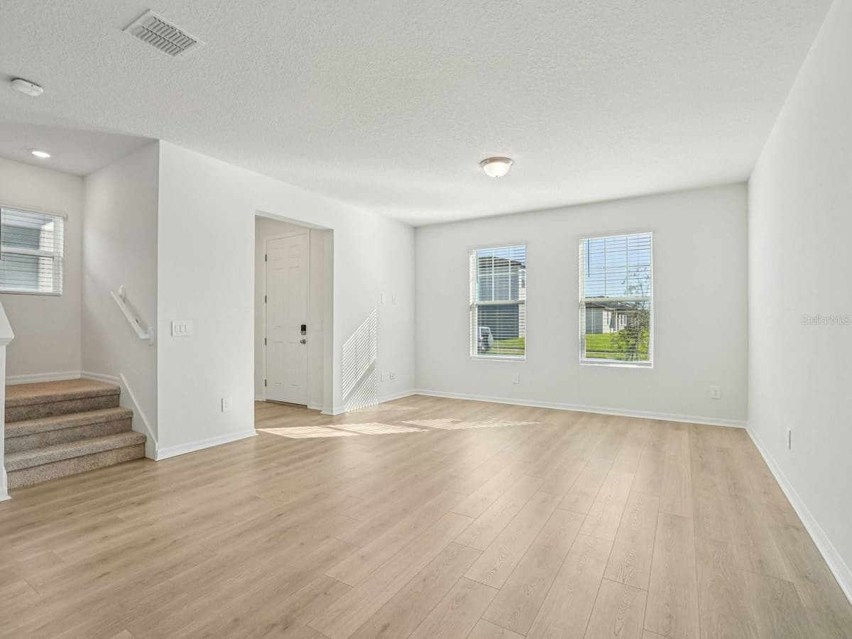 4685 CROSS PRAIRIE PARKWAY — photo 3 of 12