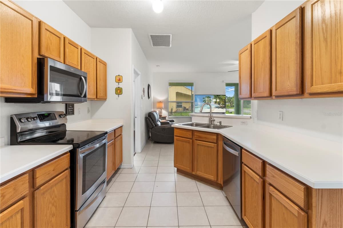 8316 106TH AVENUE — photo 3 of 44