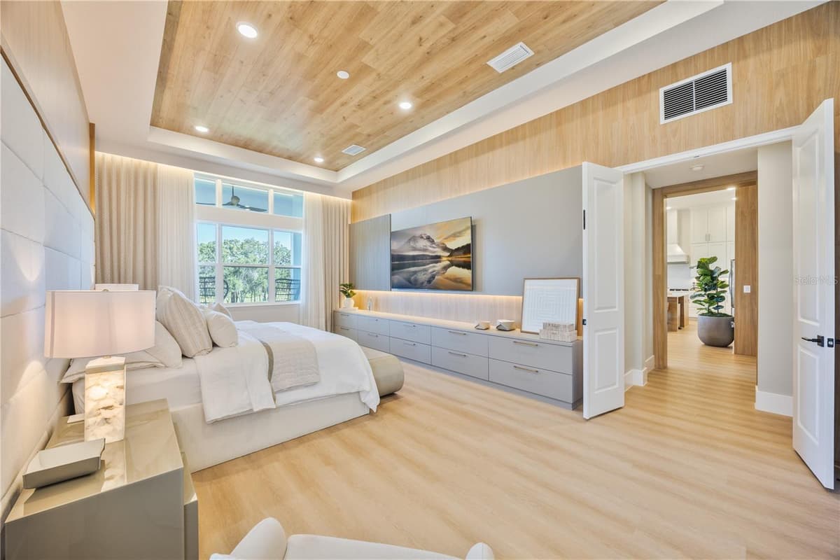 16077 BARKLY RIDGE COURT — photo 12 of 64