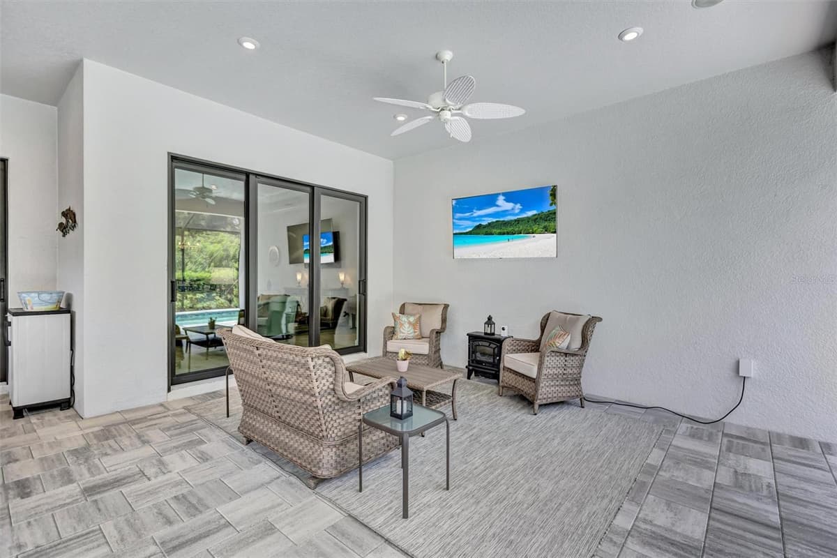 5880 SEMOLINO STREET — photo 18 of 63