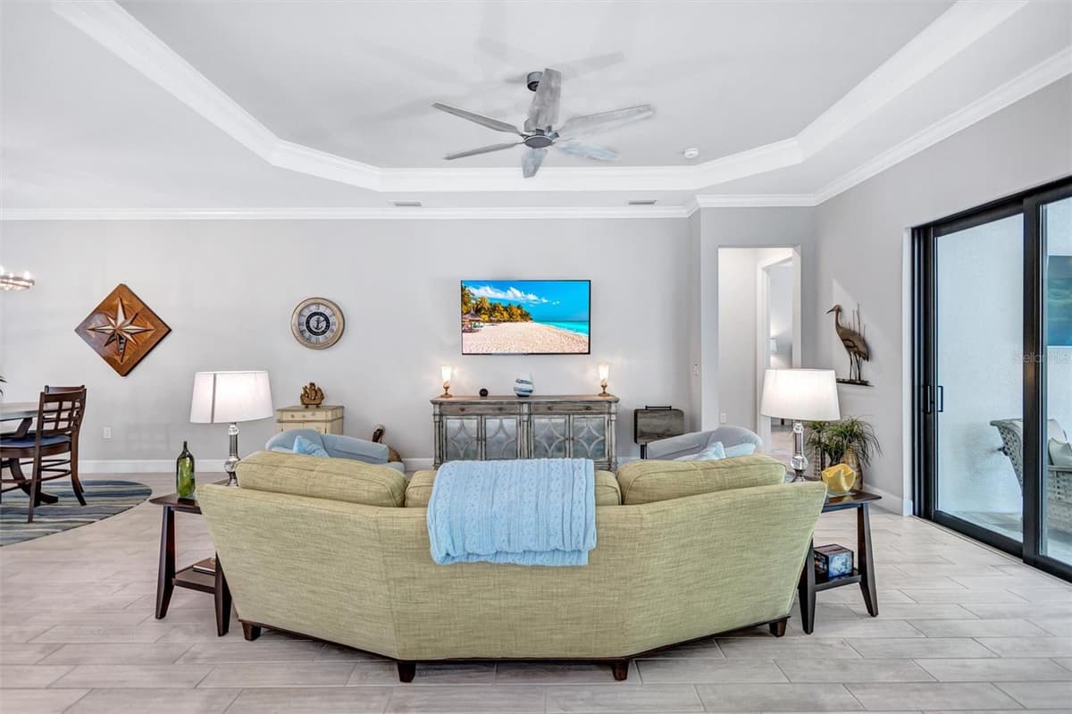 5880 SEMOLINO STREET — photo 12 of 63