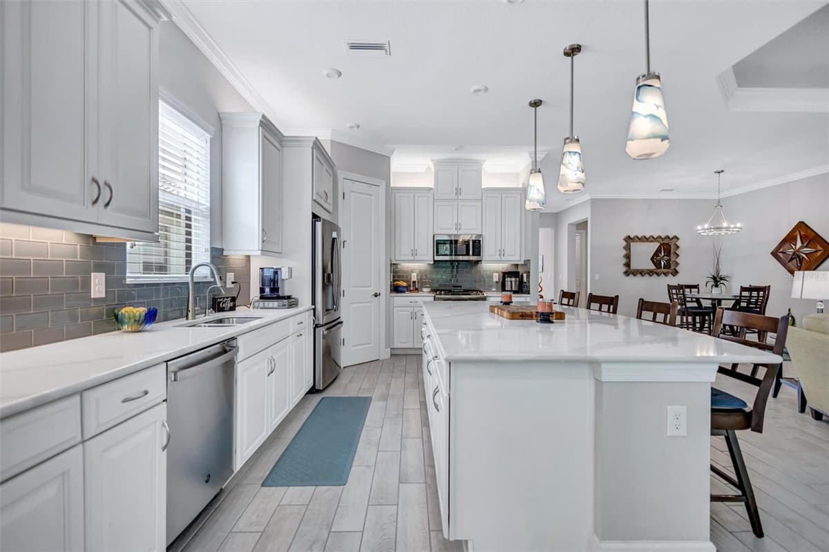 5880 SEMOLINO STREET — photo 8 of 63