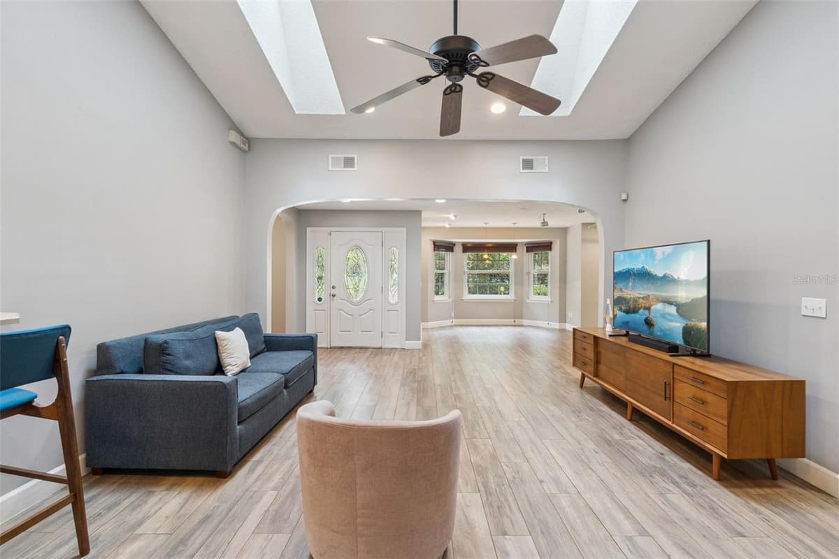 4507 WINDERWOOD CIRCLE — photo 8 of 44