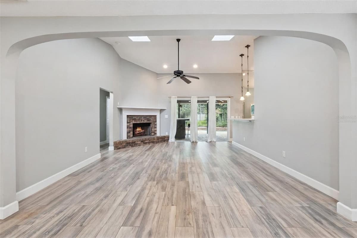 4507 WINDERWOOD CIRCLE — photo 4 of 44