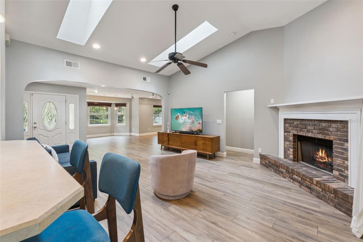 4507 WINDERWOOD CIRCLE — photo 5 of 44