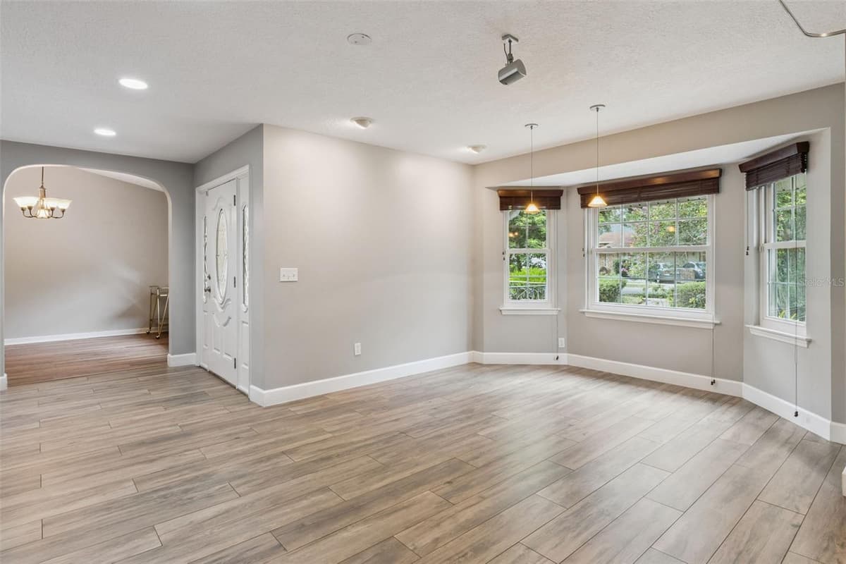 4507 WINDERWOOD CIRCLE — photo 9 of 44