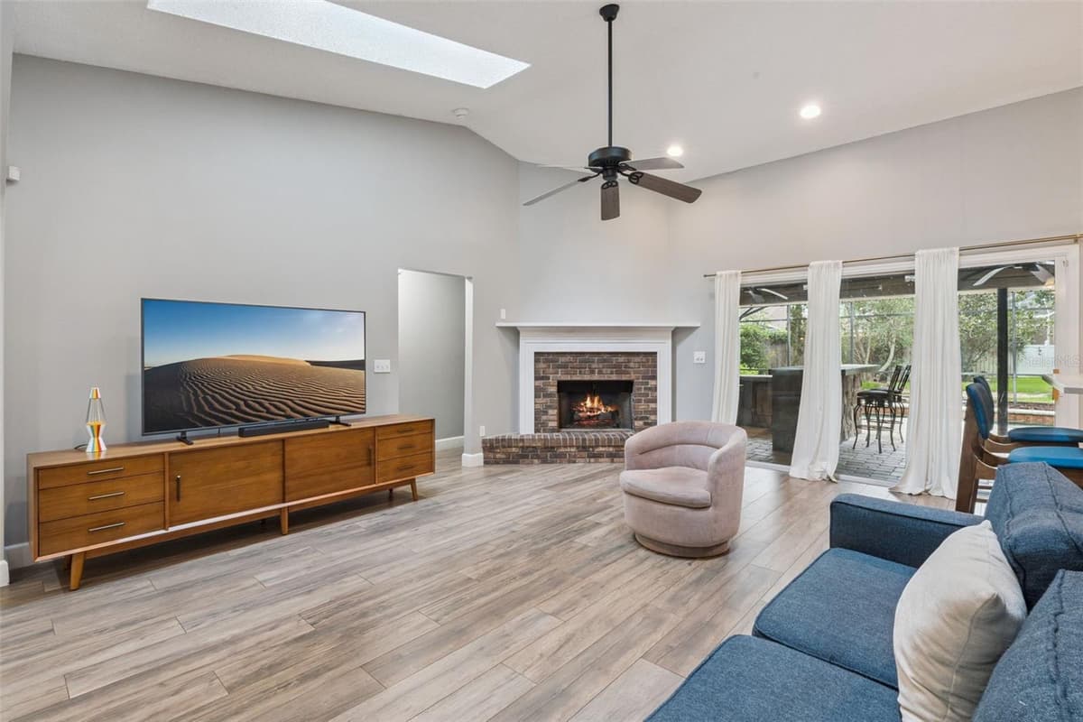 4507 WINDERWOOD CIRCLE — photo 7 of 44