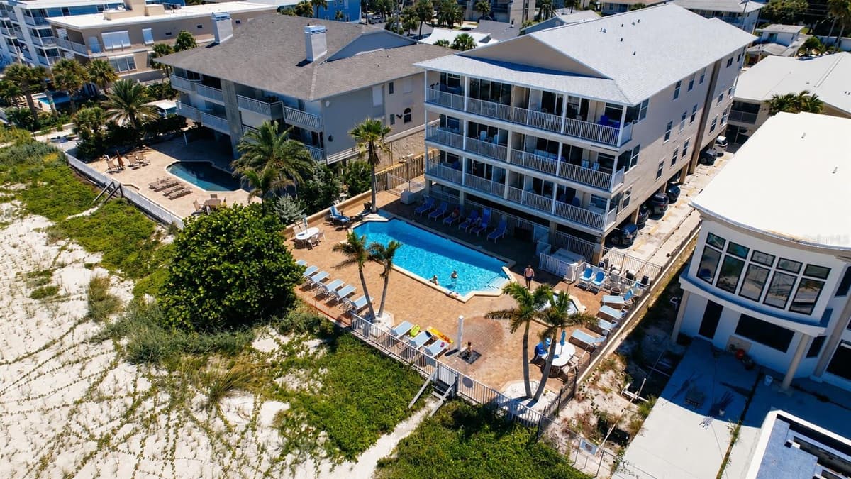 1802 GULF BOULEVARD — photo 2 of 12