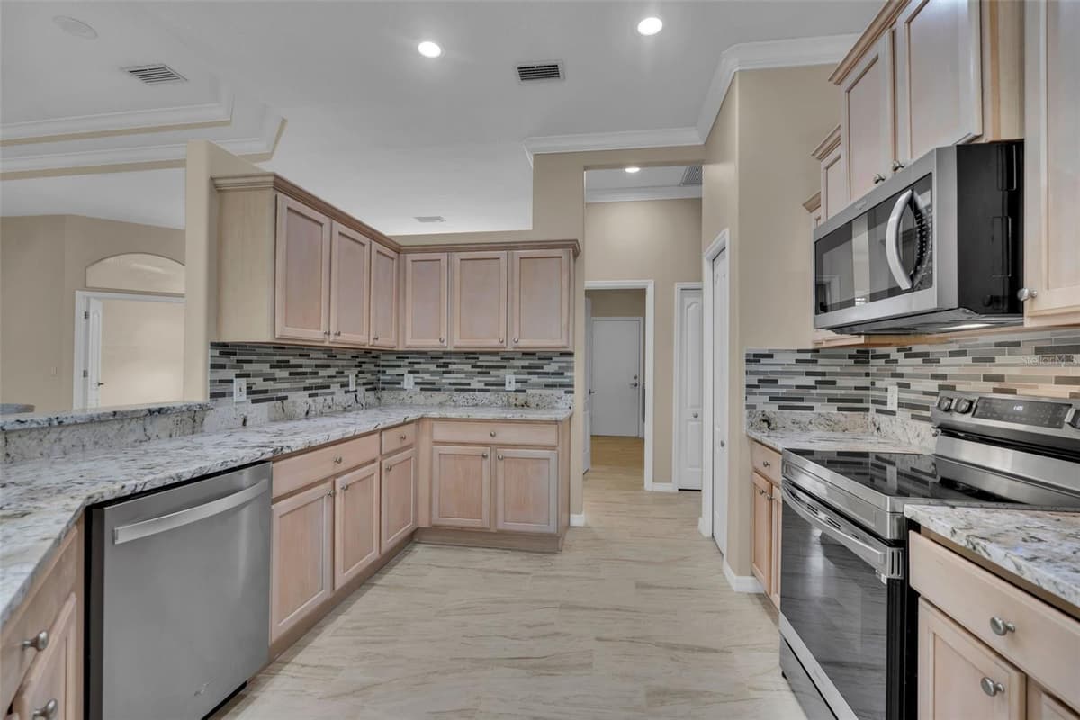 1036 OAK MEADOW LANE — photo 7 of 54