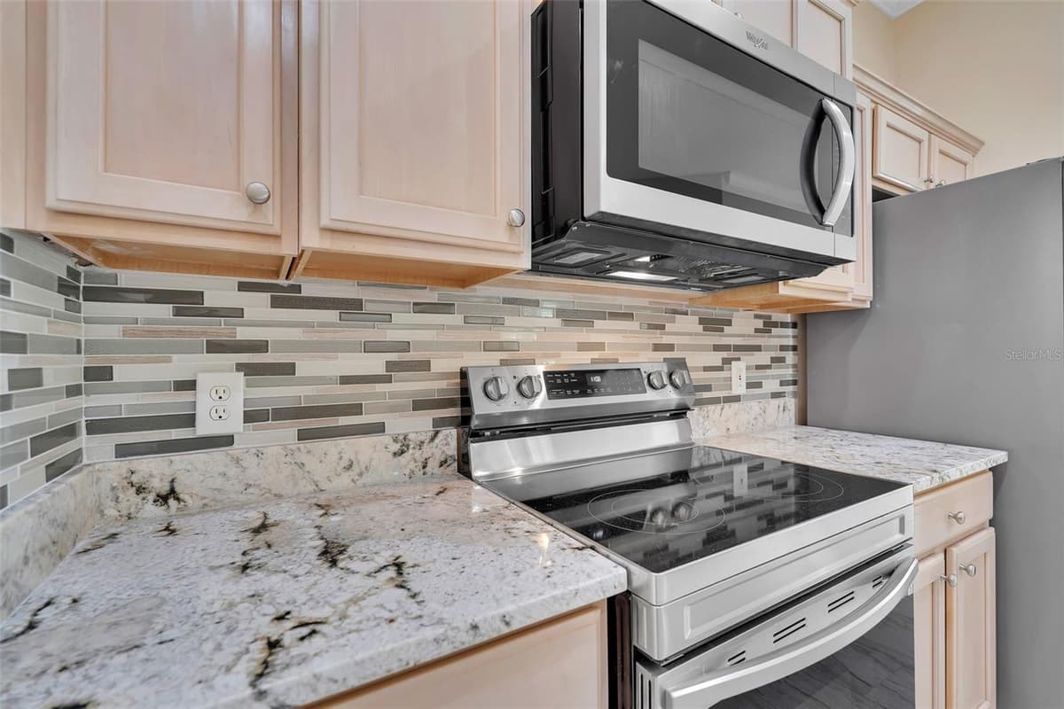 1036 OAK MEADOW LANE — photo 9 of 54