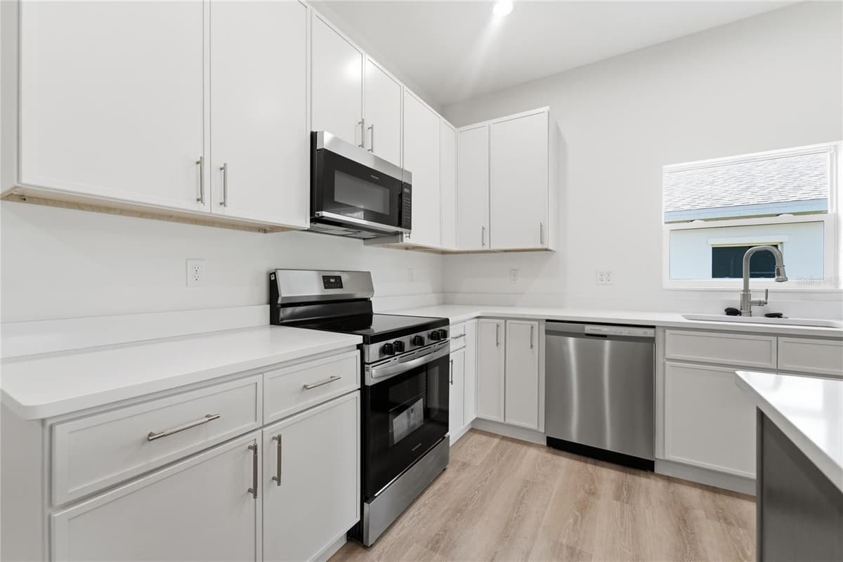 1324 MARSHALL DRIVE — photo 7 of 28