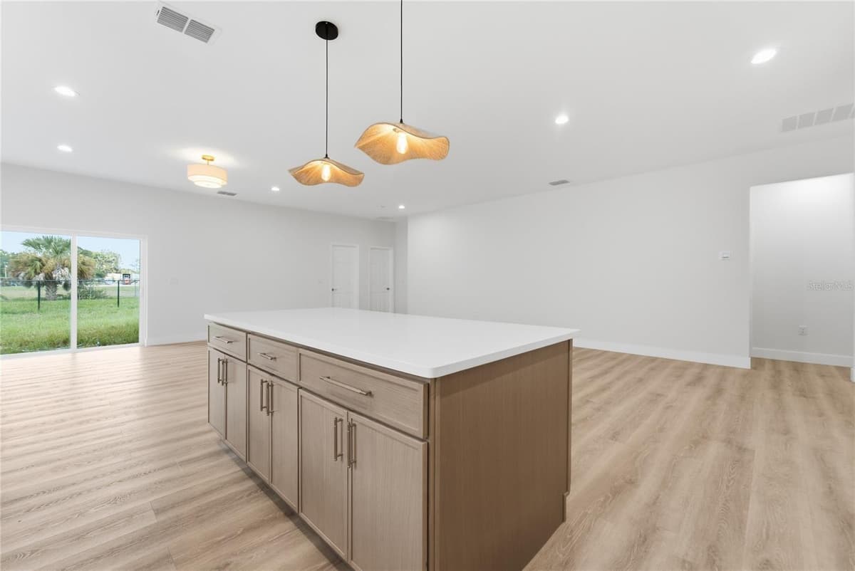 1324 MARSHALL DRIVE — photo 8 of 28