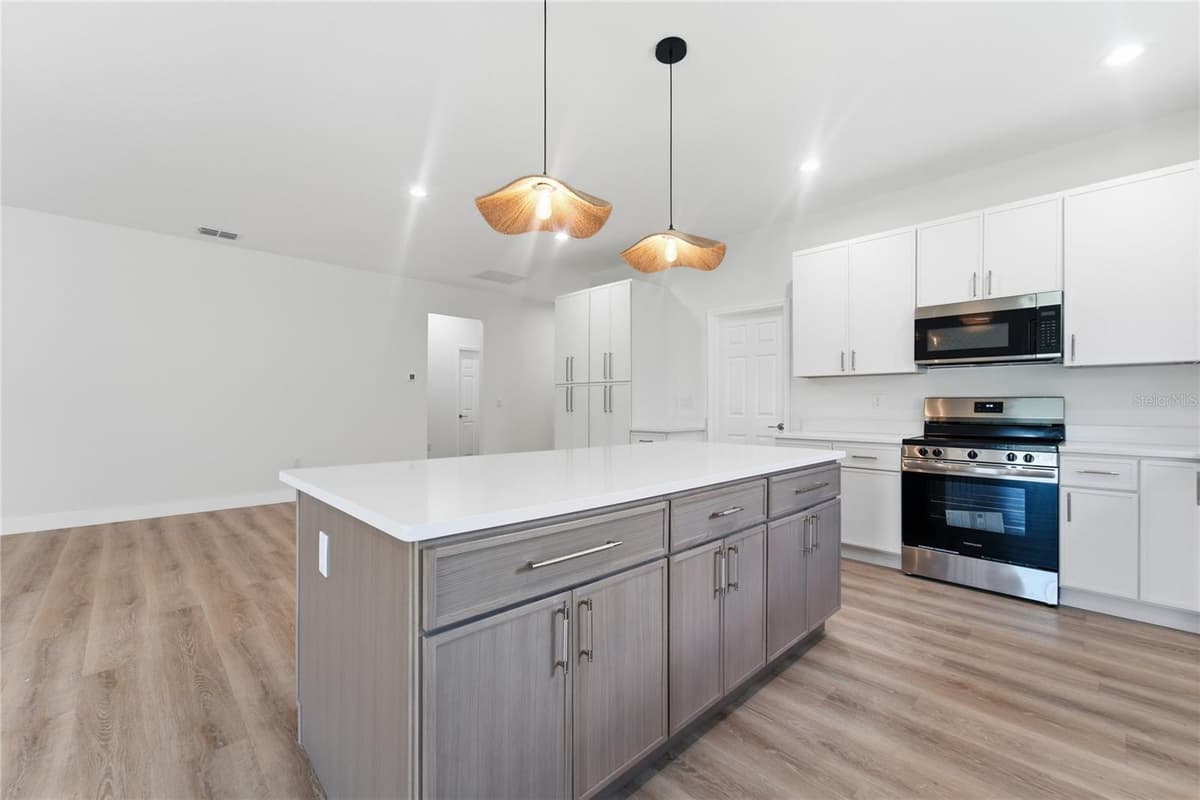 1324 MARSHALL DRIVE — photo 4 of 28