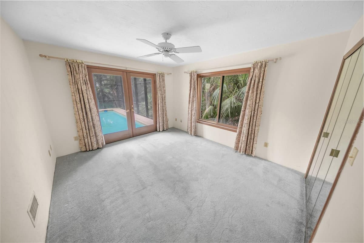 59 BEACH STREET — photo 19 of 61