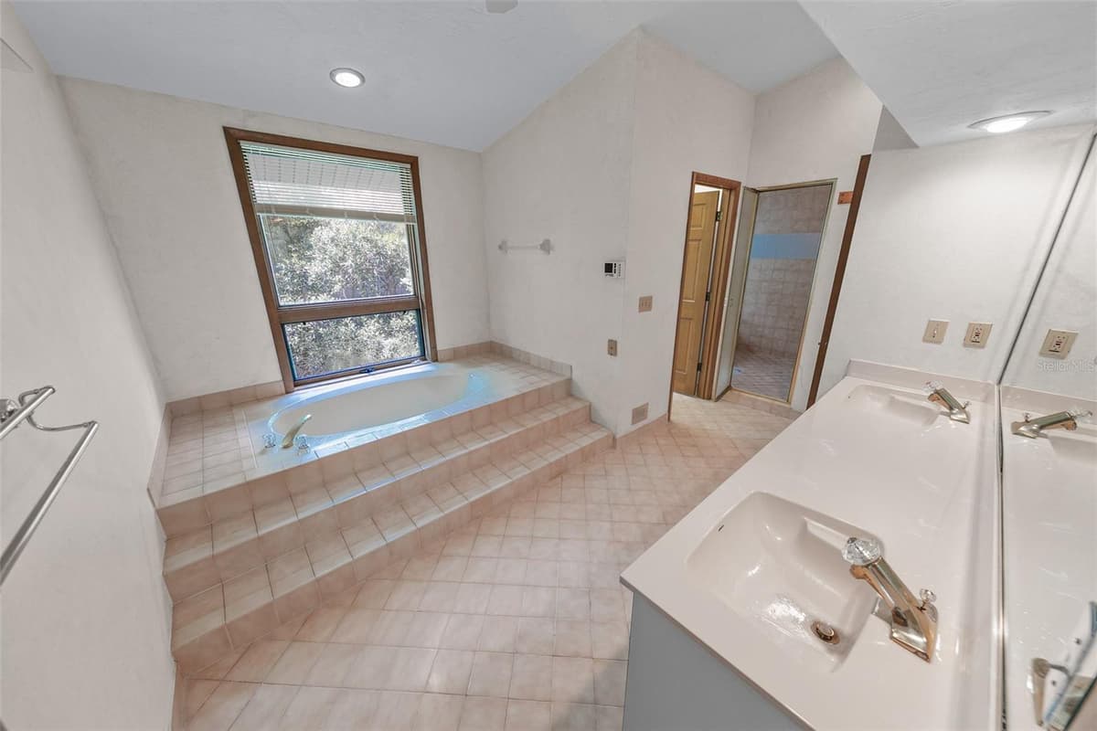 59 BEACH STREET — photo 33 of 61