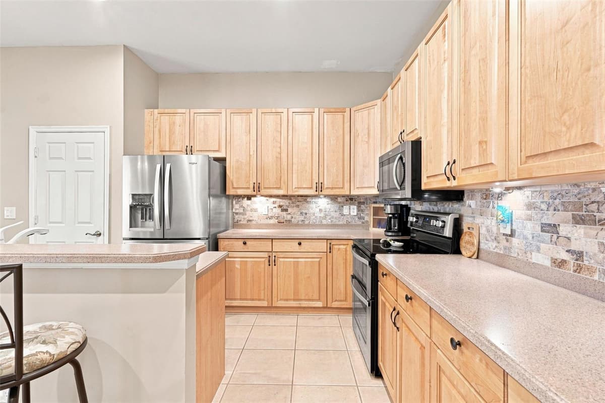 13921 BENTLY CIRCLE — photo 22 of 61