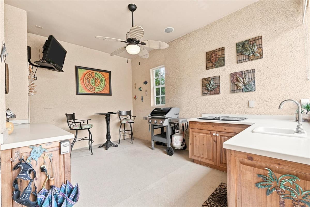 13921 BENTLY CIRCLE — photo 14 of 61