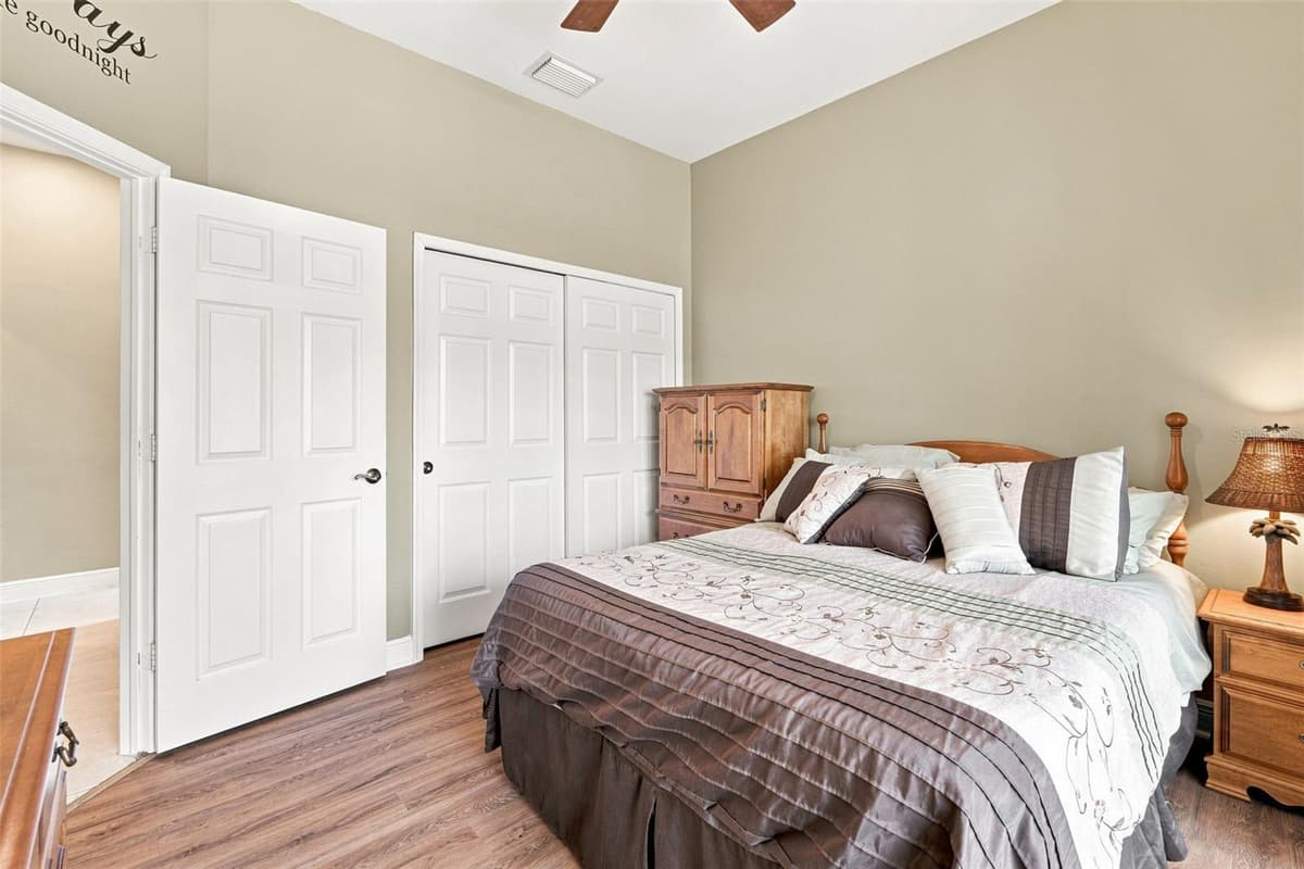 13921 BENTLY CIRCLE — photo 37 of 61