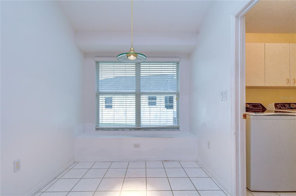 19851 ELLENDALE DRIVE — photo 15 of 35
