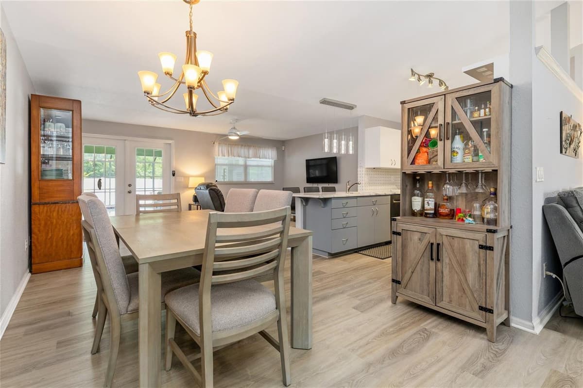 2776 JACOBS STREET — photo 17 of 55