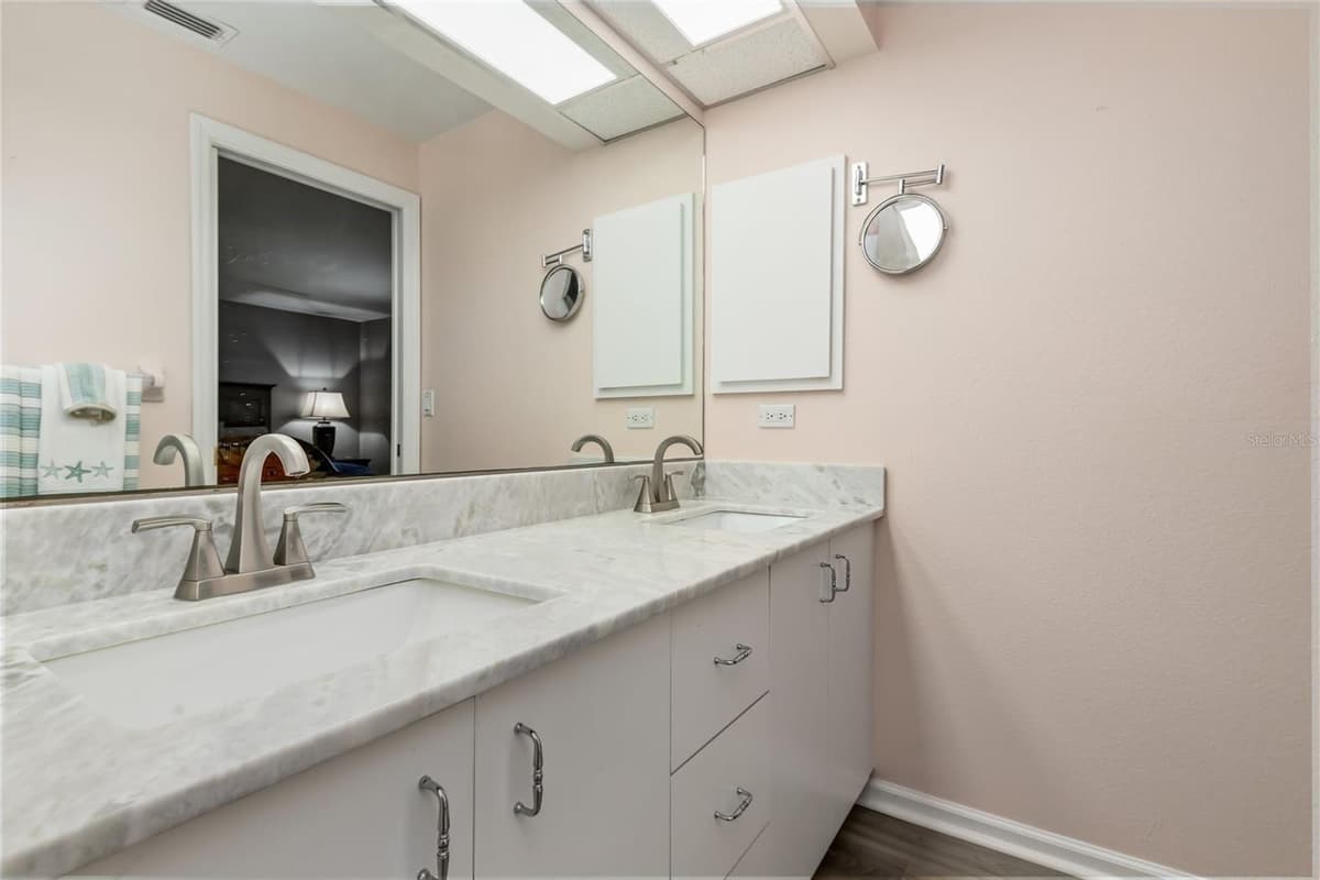 2776 JACOBS STREET — photo 30 of 55