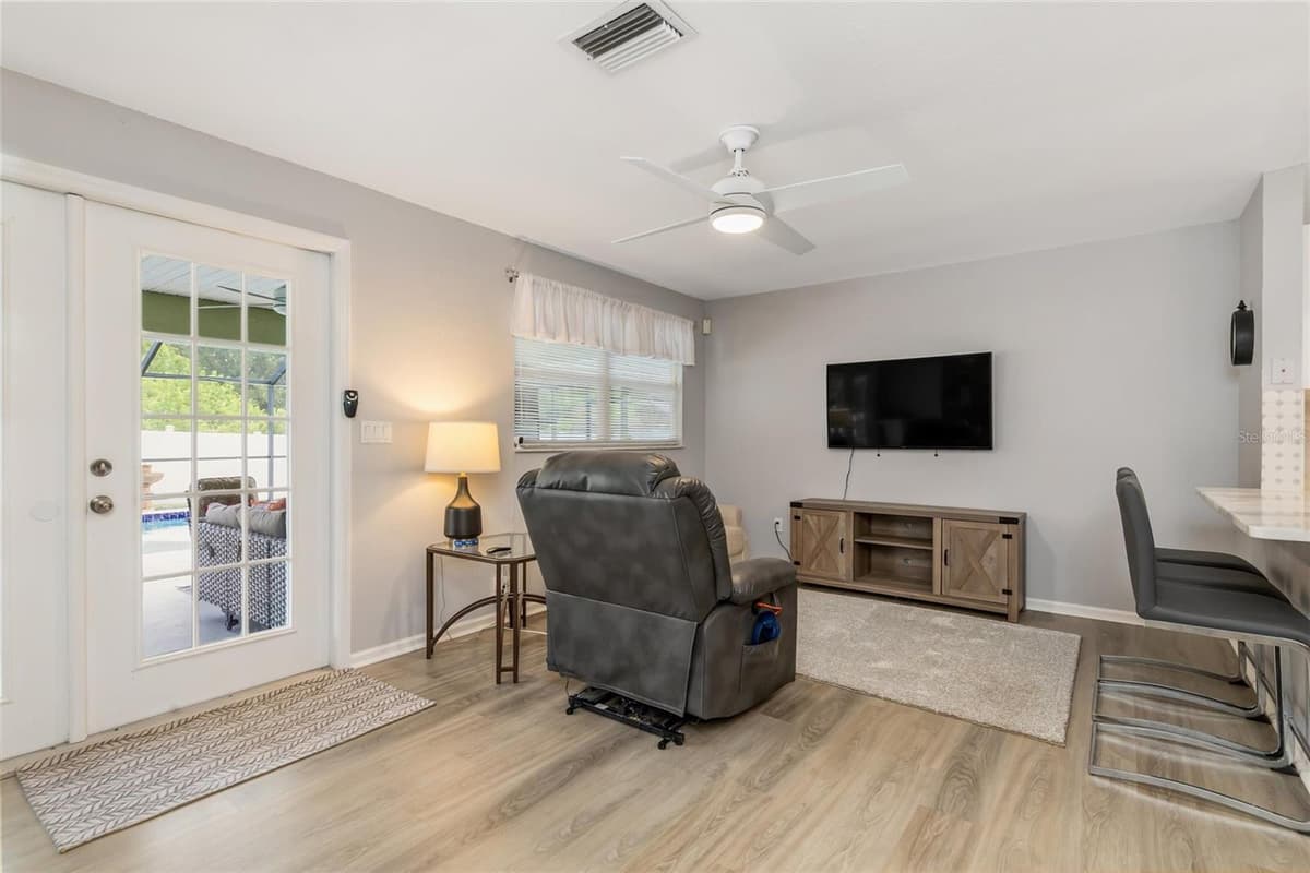 2776 JACOBS STREET — photo 19 of 55