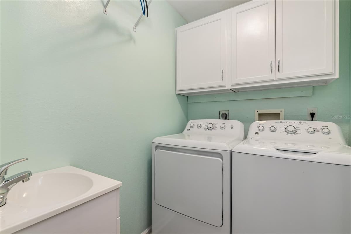 2776 JACOBS STREET — photo 34 of 55