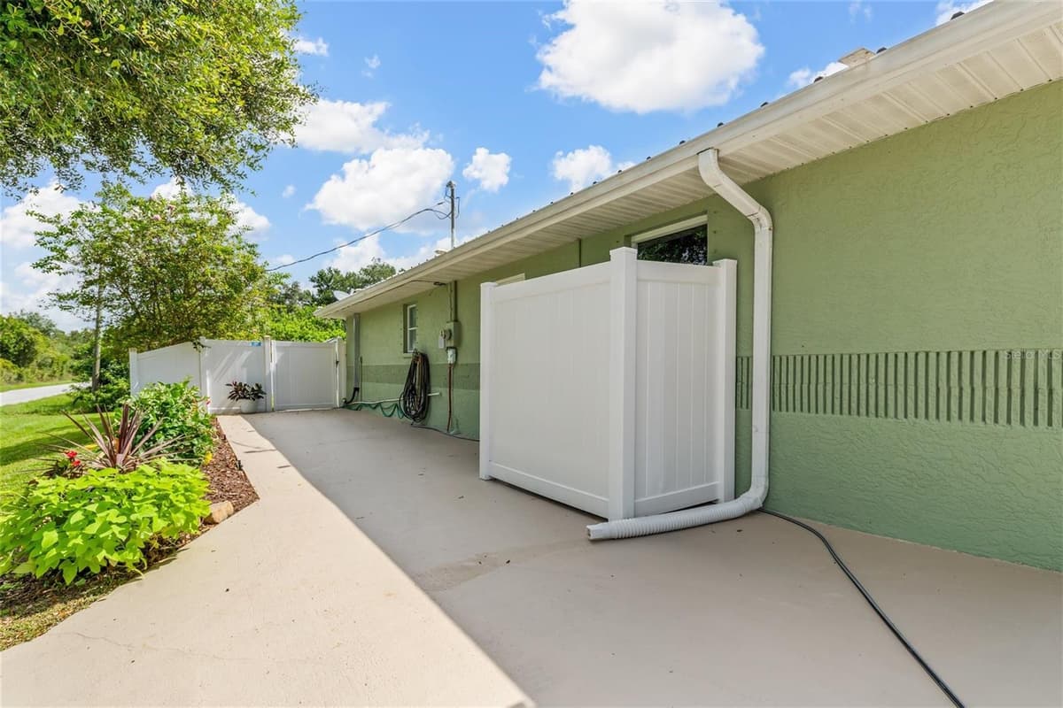 2776 JACOBS STREET — photo 43 of 55