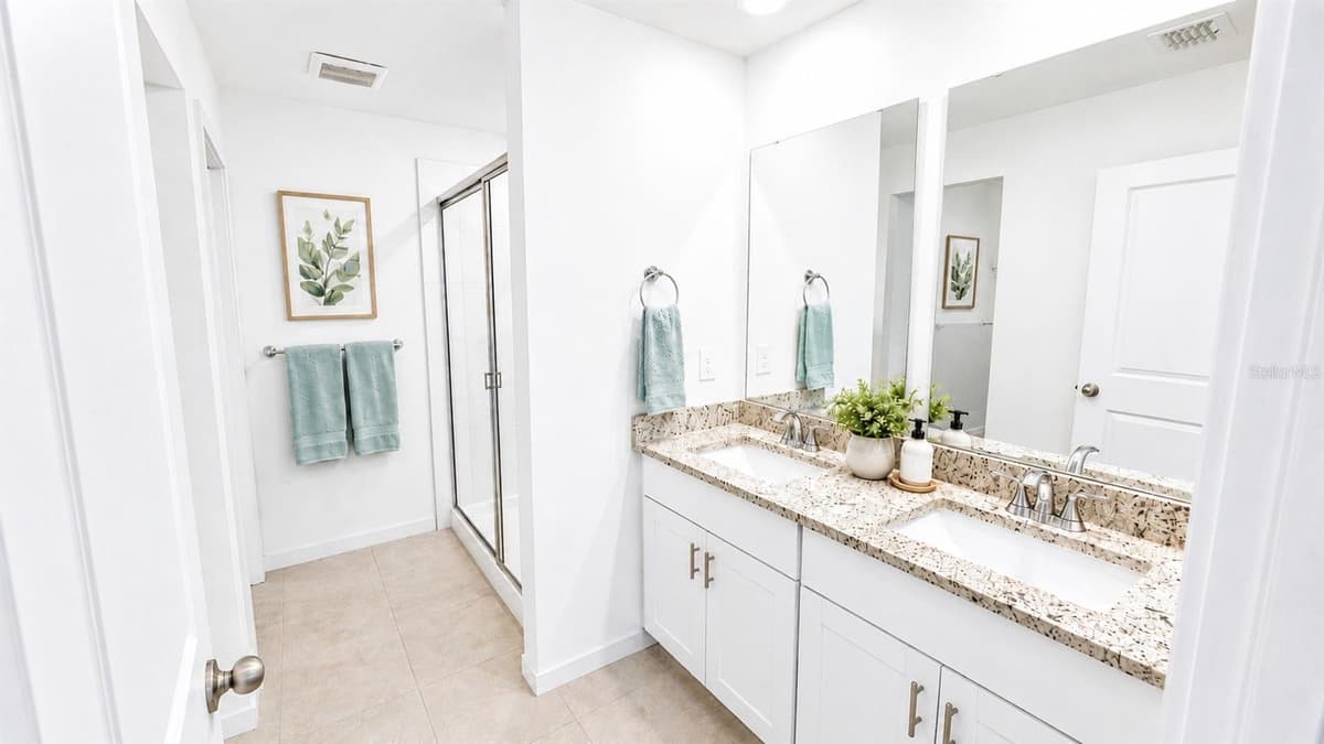 9 DILLY COURT — photo 12 of 25