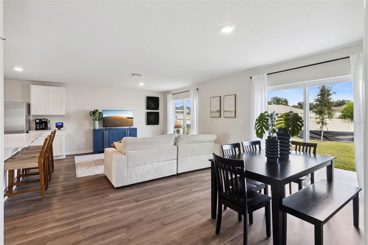 750 GREENWAY BOULEVARD — photo 17 of 35