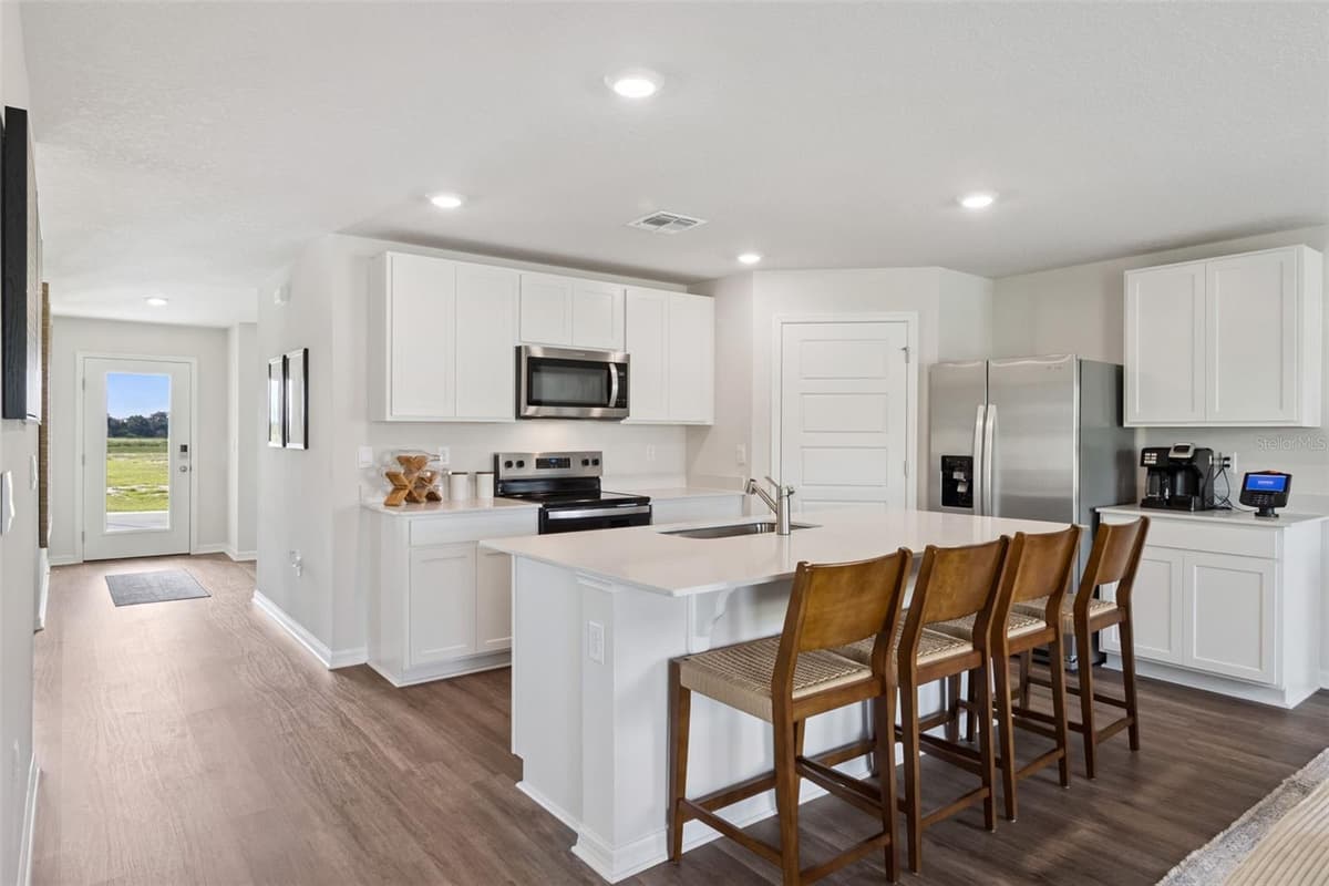 750 GREENWAY BOULEVARD — photo 8 of 35