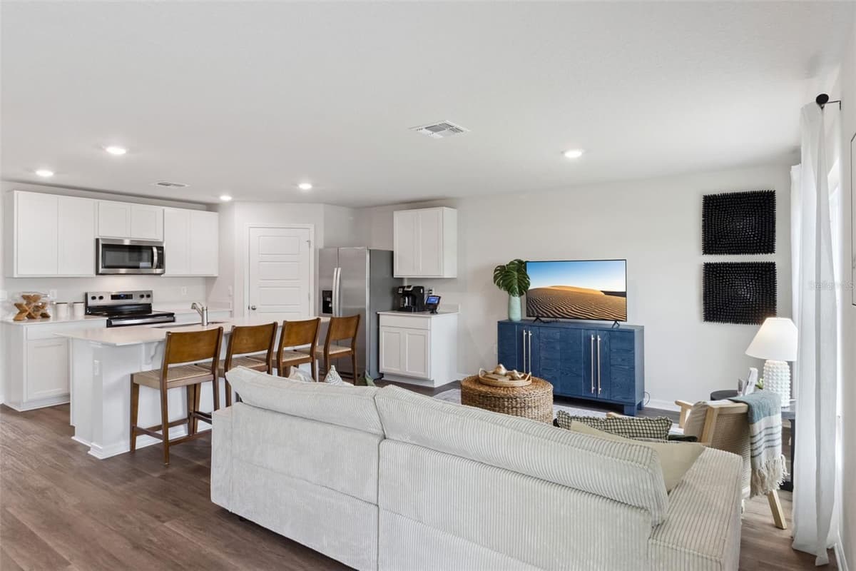 750 GREENWAY BOULEVARD — photo 14 of 35