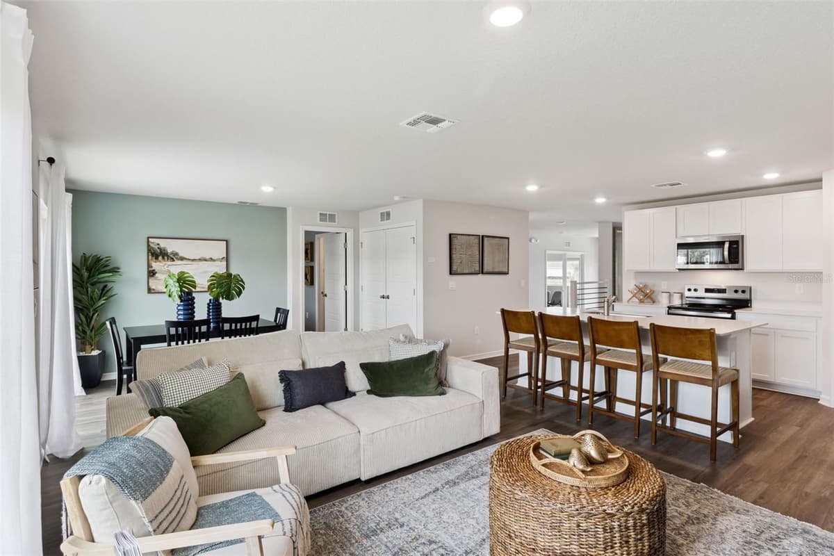 750 GREENWAY BOULEVARD — photo 16 of 35