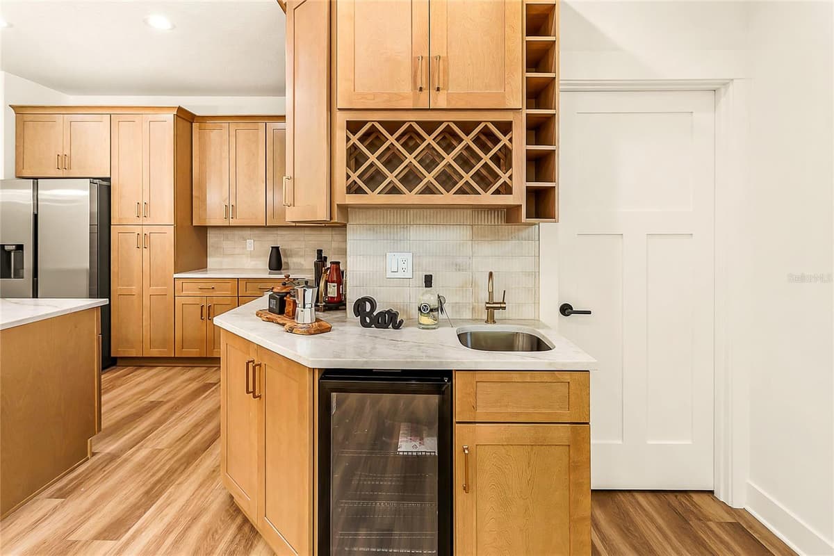 2922 GIDDENS AVENUE — photo 8 of 19
