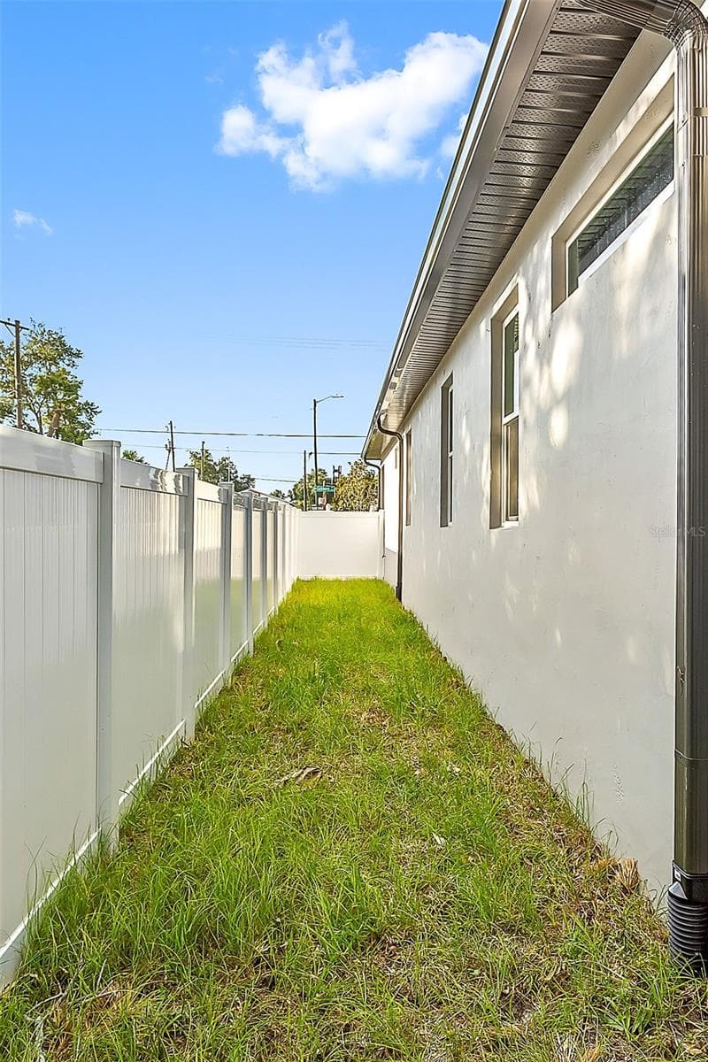 2922 GIDDENS AVENUE — photo 19 of 19