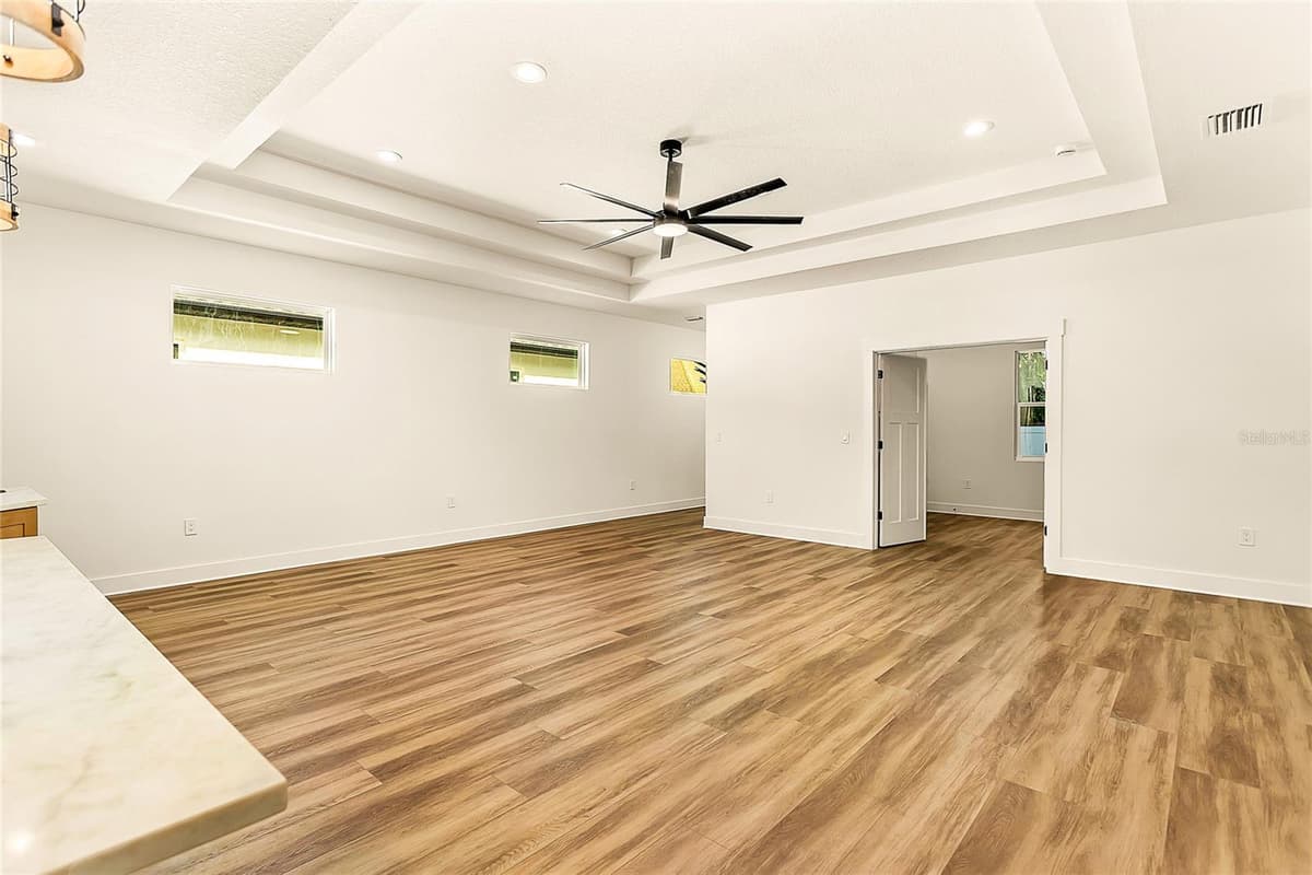 2922 GIDDENS AVENUE — photo 3 of 19