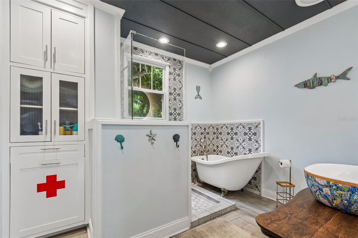 2518 GRANADA CIRCLE — photo 6 of 46