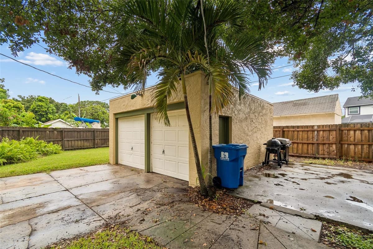 2518 GRANADA CIRCLE — photo 39 of 46
