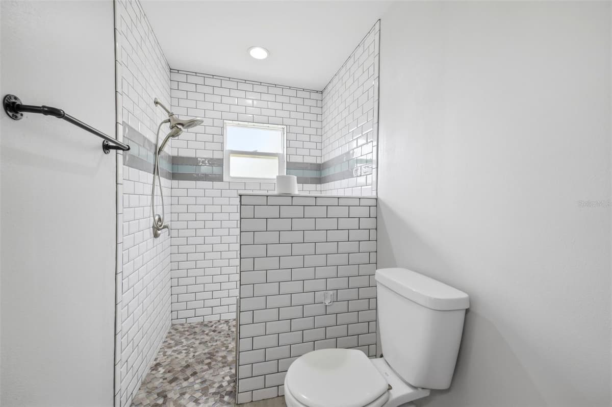 8178 ENGLISH ELM CIRCLE — photo 12 of 36