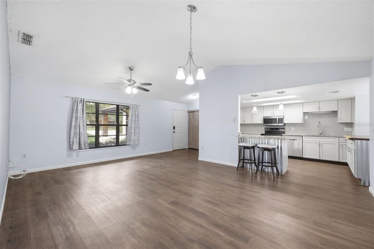 8178 ENGLISH ELM CIRCLE — photo 11 of 36