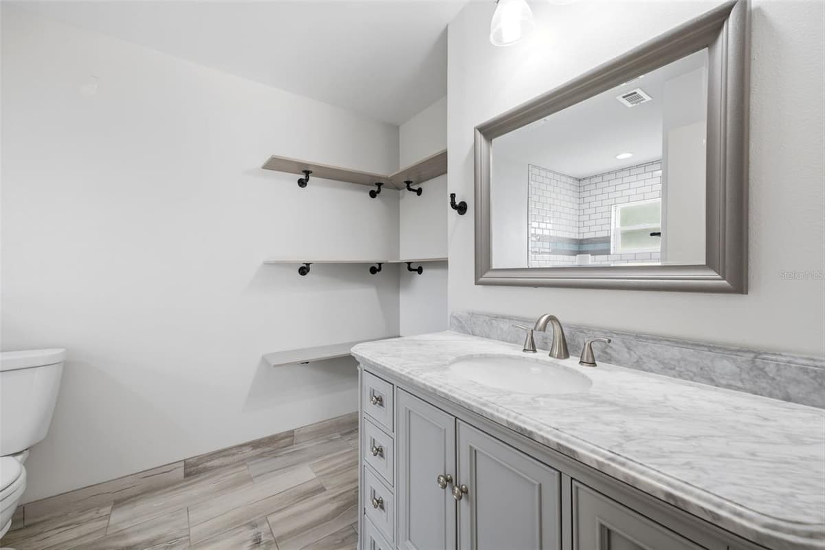 8178 ENGLISH ELM CIRCLE — photo 13 of 36