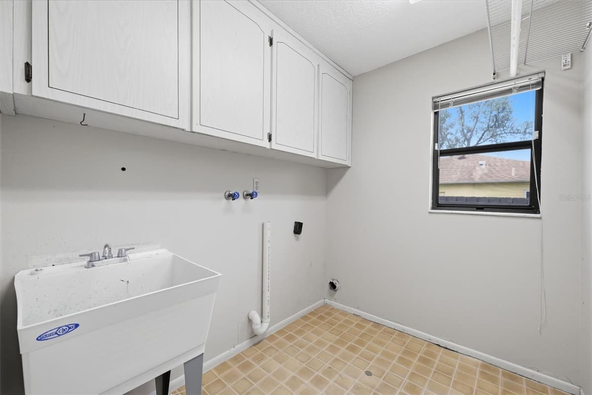 8178 ENGLISH ELM CIRCLE — photo 31 of 36