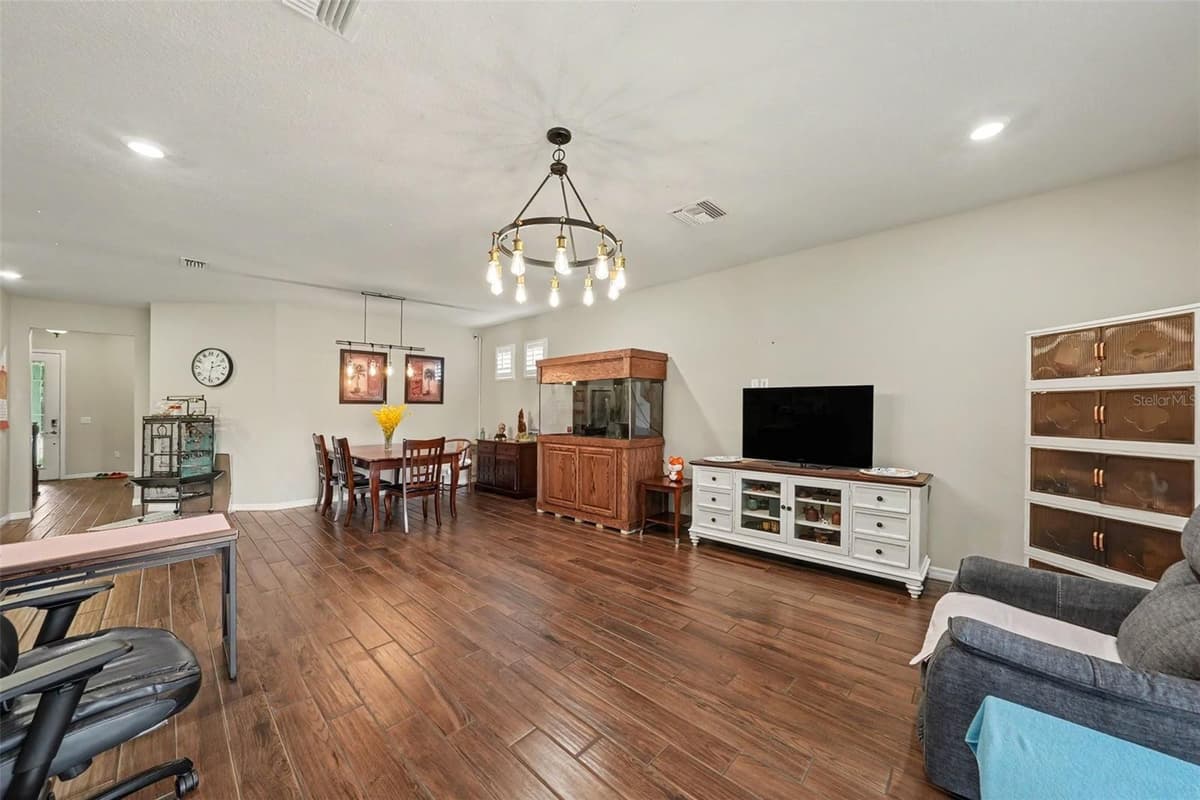 12890 PAYTON STREET — photo 14 of 46