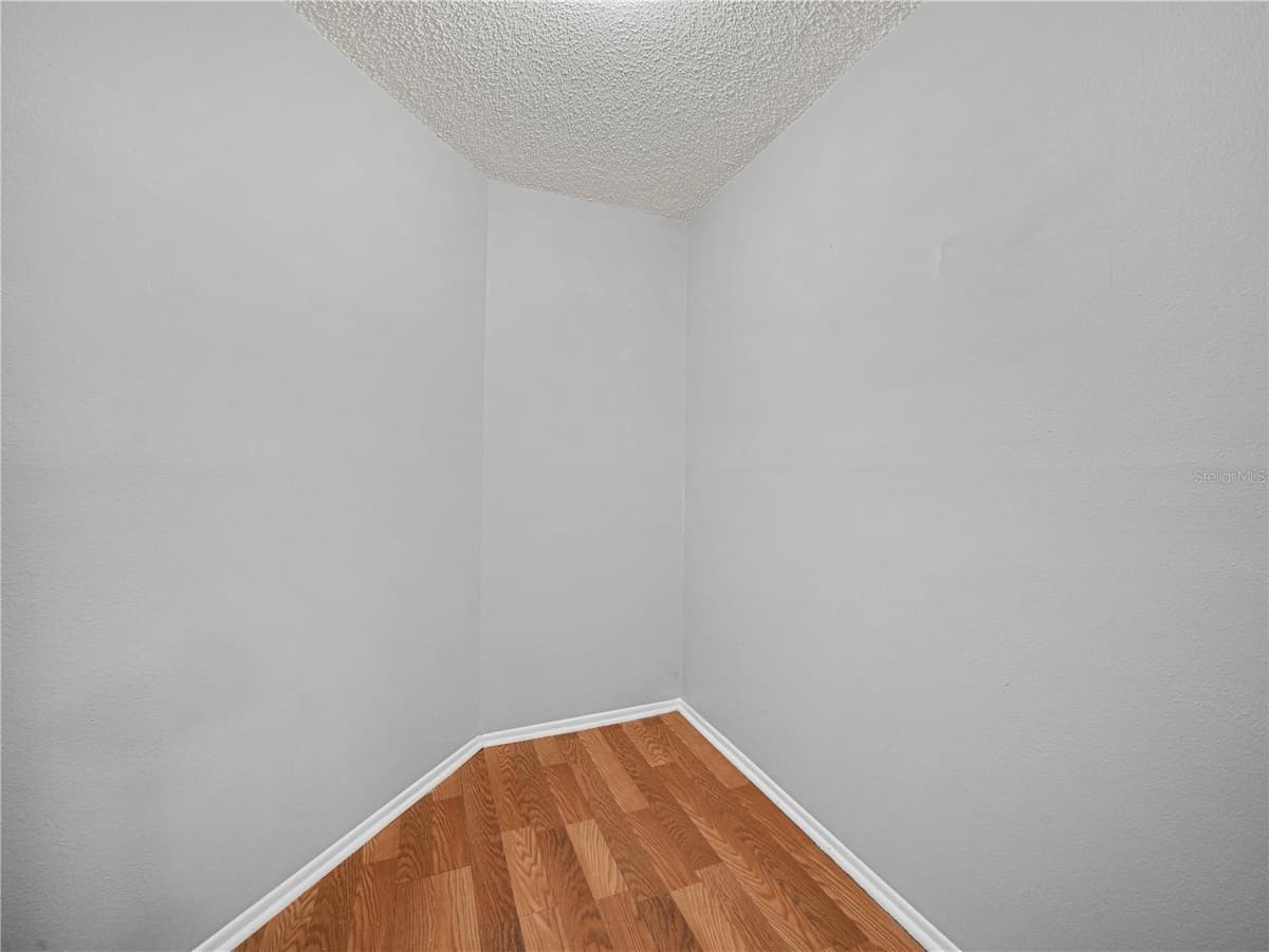 1665 SAILPOINT DRIVE — photo 15 of 39