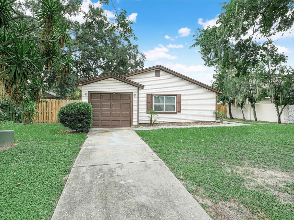 1665 SAILPOINT DRIVE — photo 1 of 39