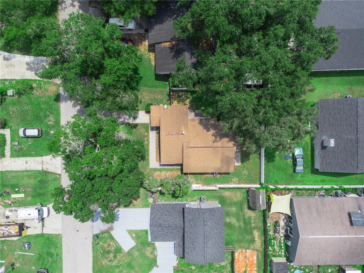 1665 SAILPOINT DRIVE — photo 8 of 39