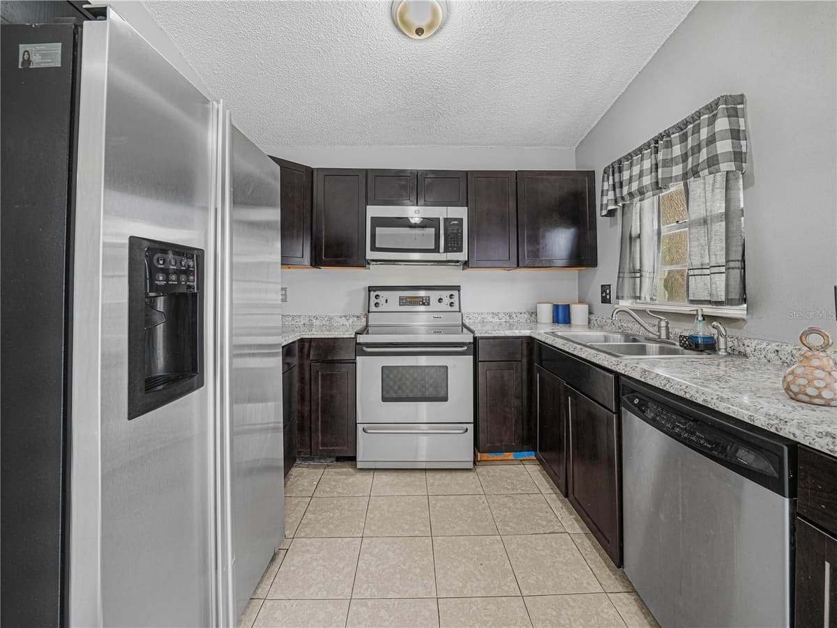 1665 SAILPOINT DRIVE — photo 26 of 39