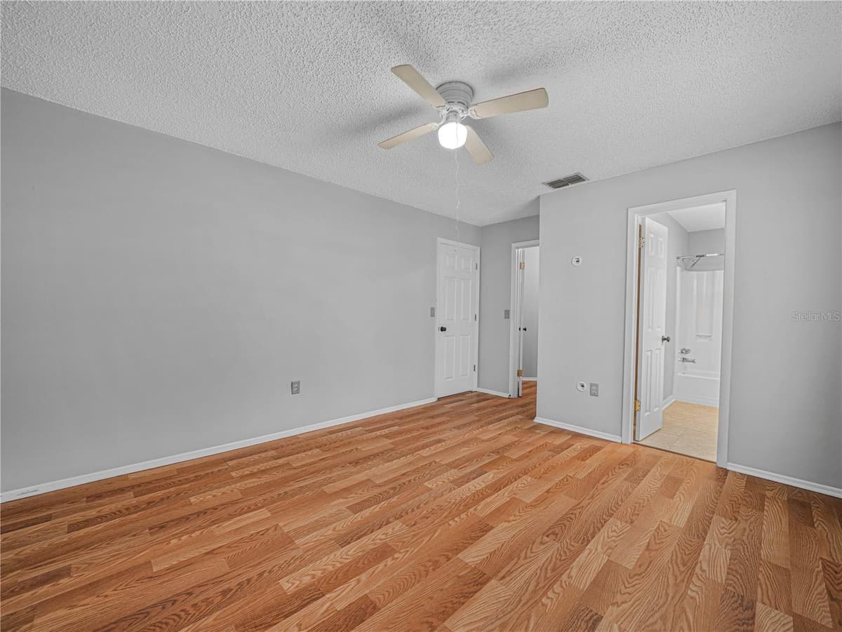1665 SAILPOINT DRIVE — photo 13 of 39