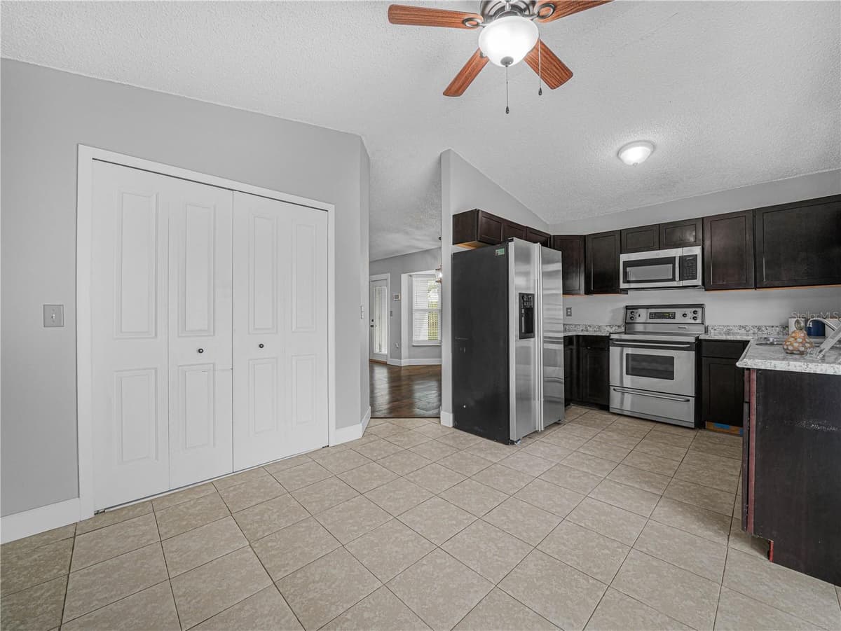 1665 SAILPOINT DRIVE — photo 25 of 39