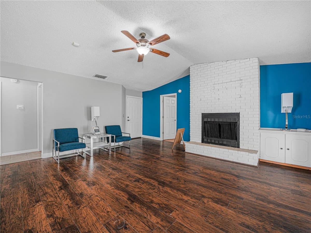 1665 SAILPOINT DRIVE — photo 18 of 39